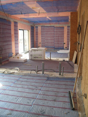 RD Petř&iacute;kov podlahov&eacute; stěnov&eacute; stropn&iacute; rohože