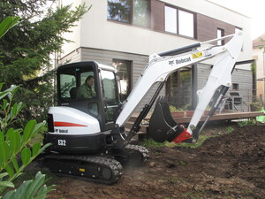 Zemn&iacute; pr&aacute;ce